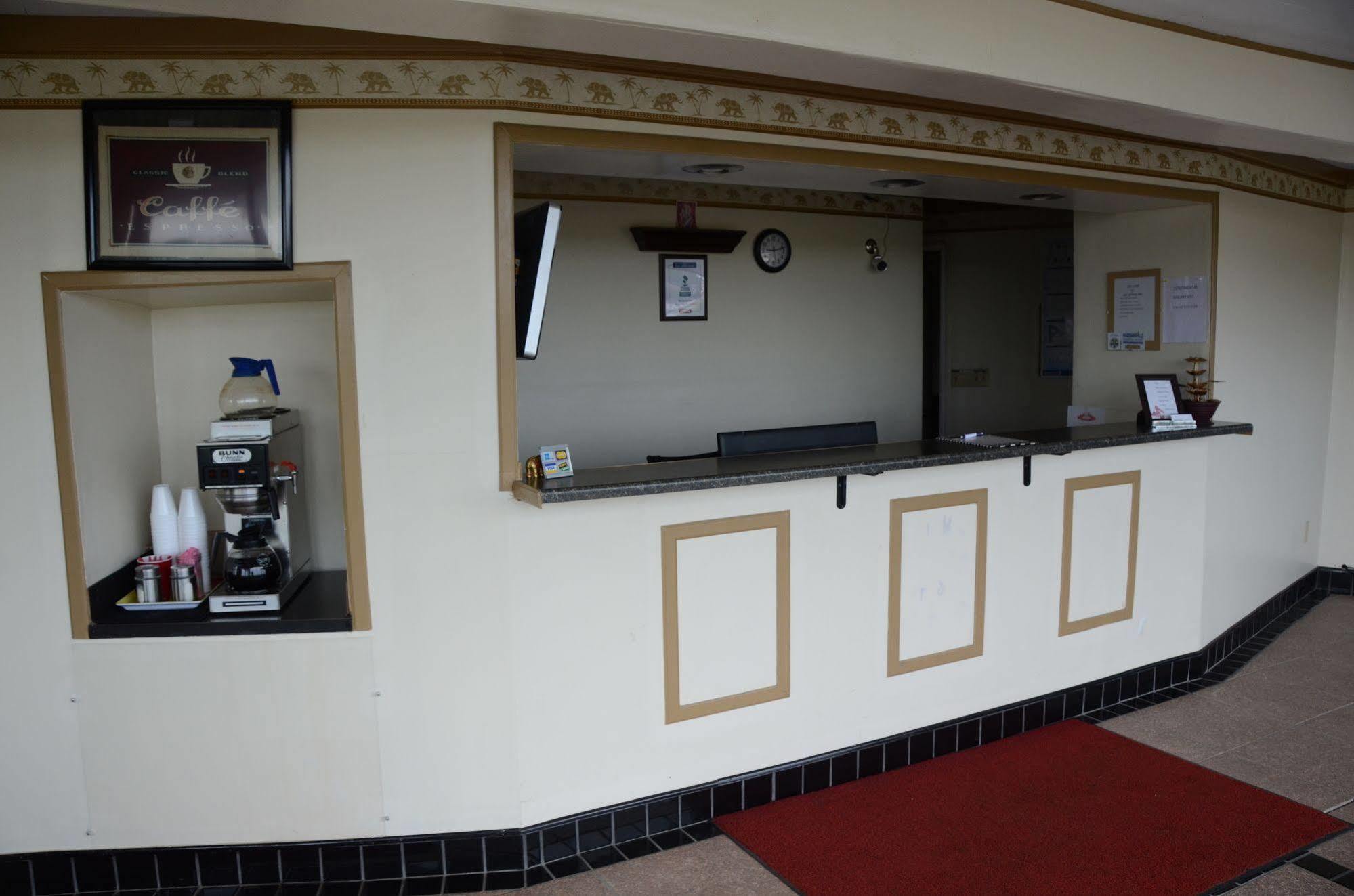 Big Spring Inn マディソンビル エクステリア 写真