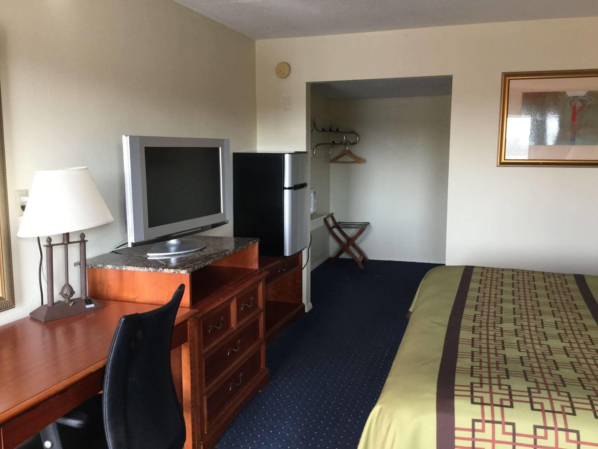 Big Spring Inn マディソンビル エクステリア 写真